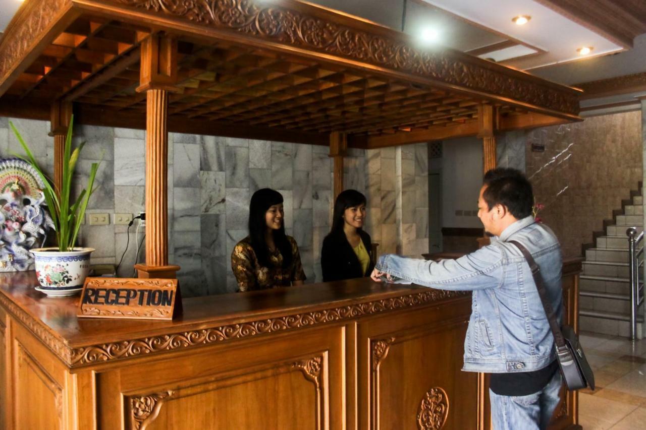 Hotel Wiwi Perkasa 2 Indramayu Kültér fotó