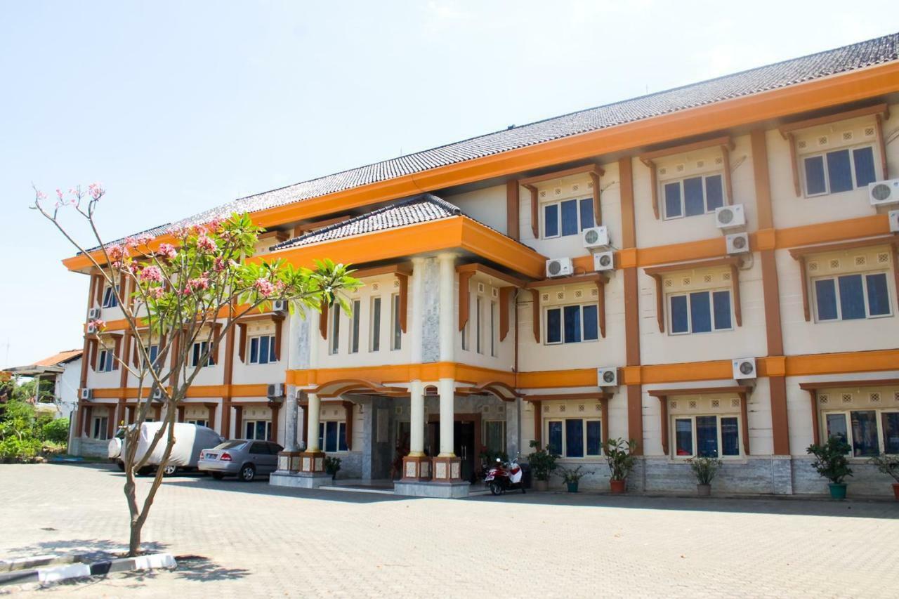 Hotel Wiwi Perkasa 2 Indramayu Kültér fotó